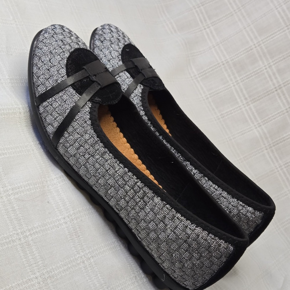 NWOB Bernie Mev Womens Black Silver Metallic Slip On Ballet Flats Size 37 Cute! - Picture 8 of 12